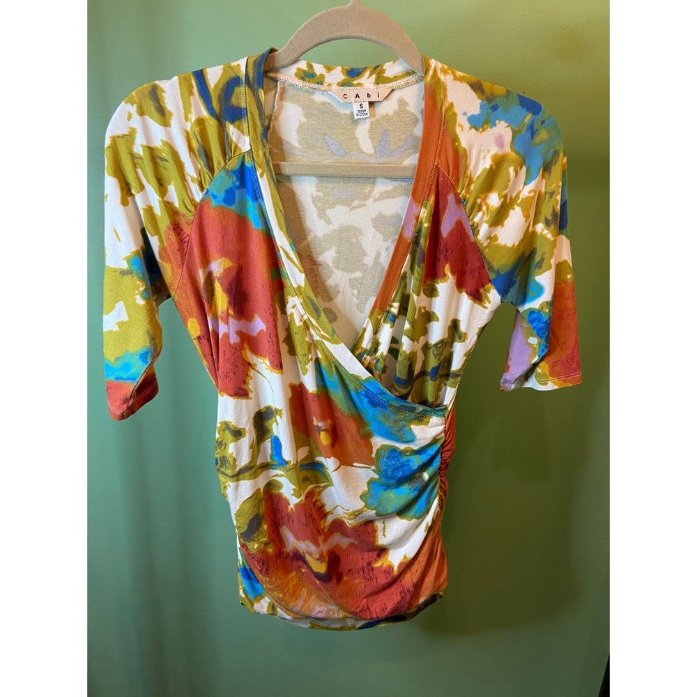 Cabi multi-colored v-neck 3/4 sleeve top